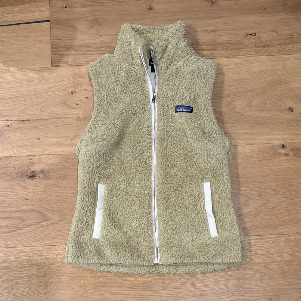 Patagonia Women’s  Fleece Vest - Cream
